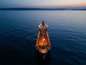 ホルムズ危機が暴いた50年の怠慢 日本のエネルギー転換は待ったなし